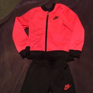 Girls Nike Track Suit Size 5